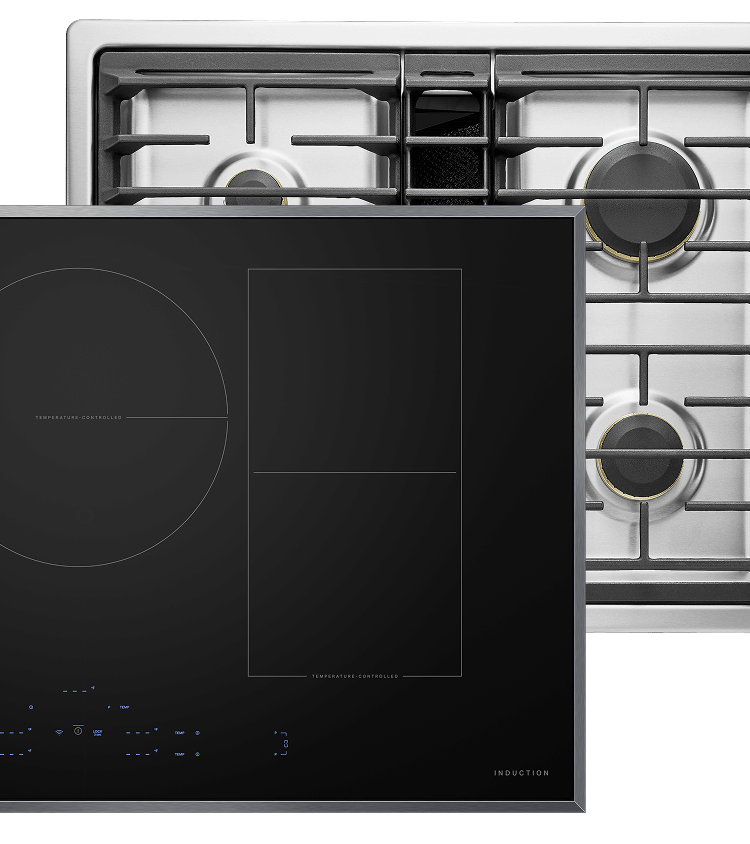 Une table de cuisson à induction JennAir® lustrée et une table de cuisson au gaz JennAir® lustrée.