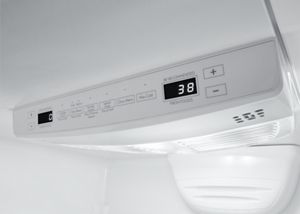 TriSensor™ Electronic Climate Control