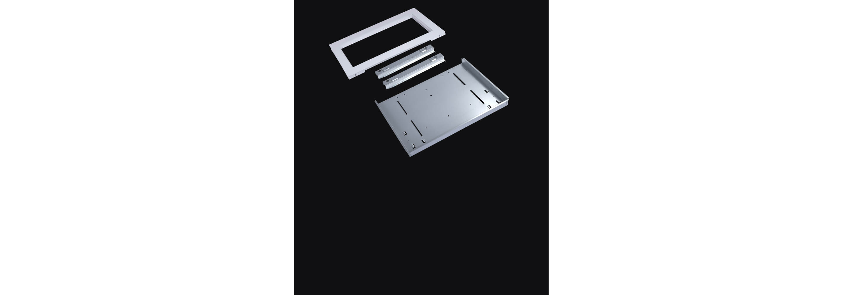 Une trousse de garniture isolée sur un fond noir.