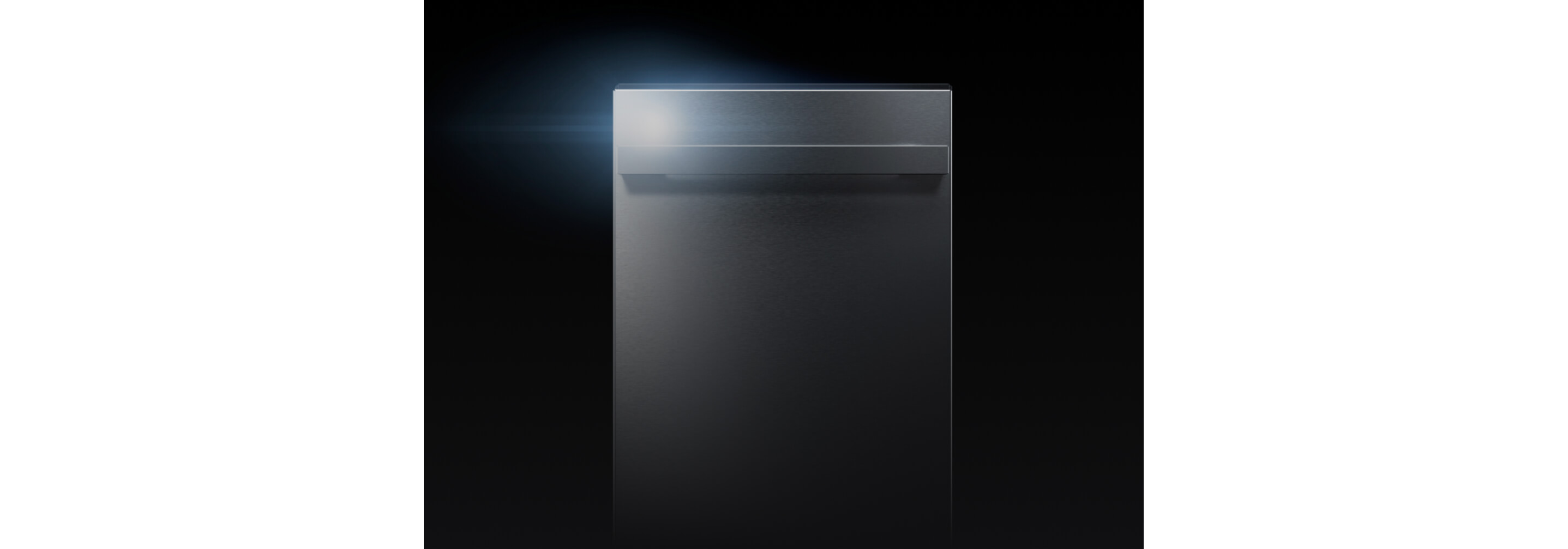 Un compacteur de déchets JennAir® équipé d’une trousse de panneau de design NOIR™.