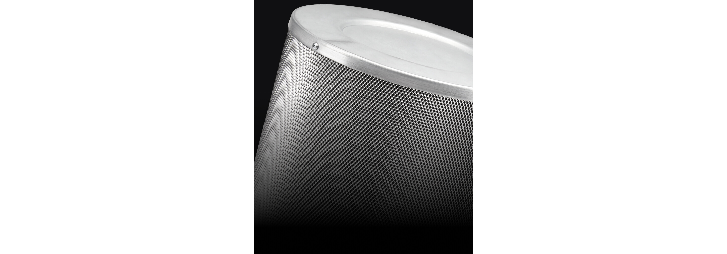 Un filtre de déflecteur lavable au lave-vaisselle.